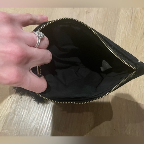 *Sezane Black and Gold Velvet Cosmetics Pouch 🇫🇷 - Picture 4 of 4